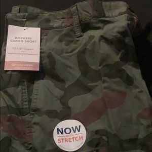 Men’s cargo camouflage shorts